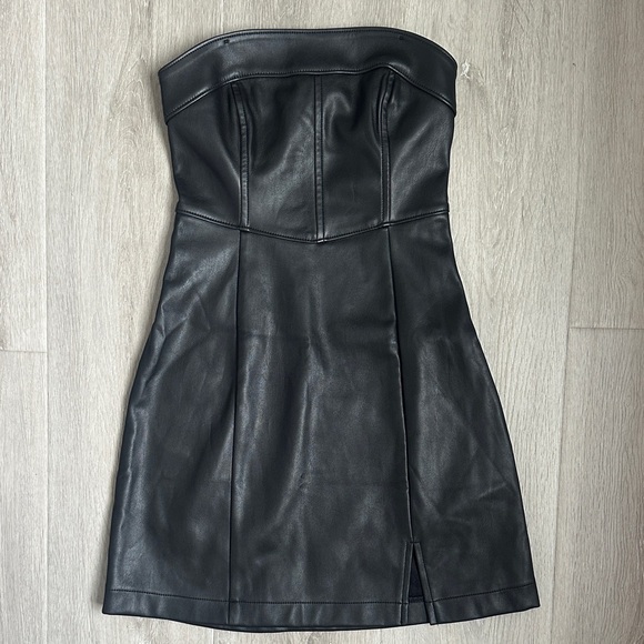 HOLLISTER Black faux leather Strapless Dress size XXS Short - Picture 1 of 10